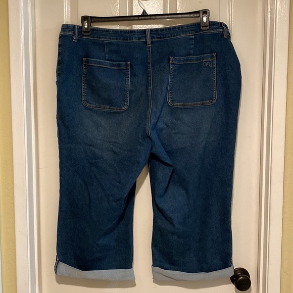 Gently Used DG2 Virtual Stretch Pull-On Utility Crop Jean 22 Women’s Petite - Picture 5 of 12